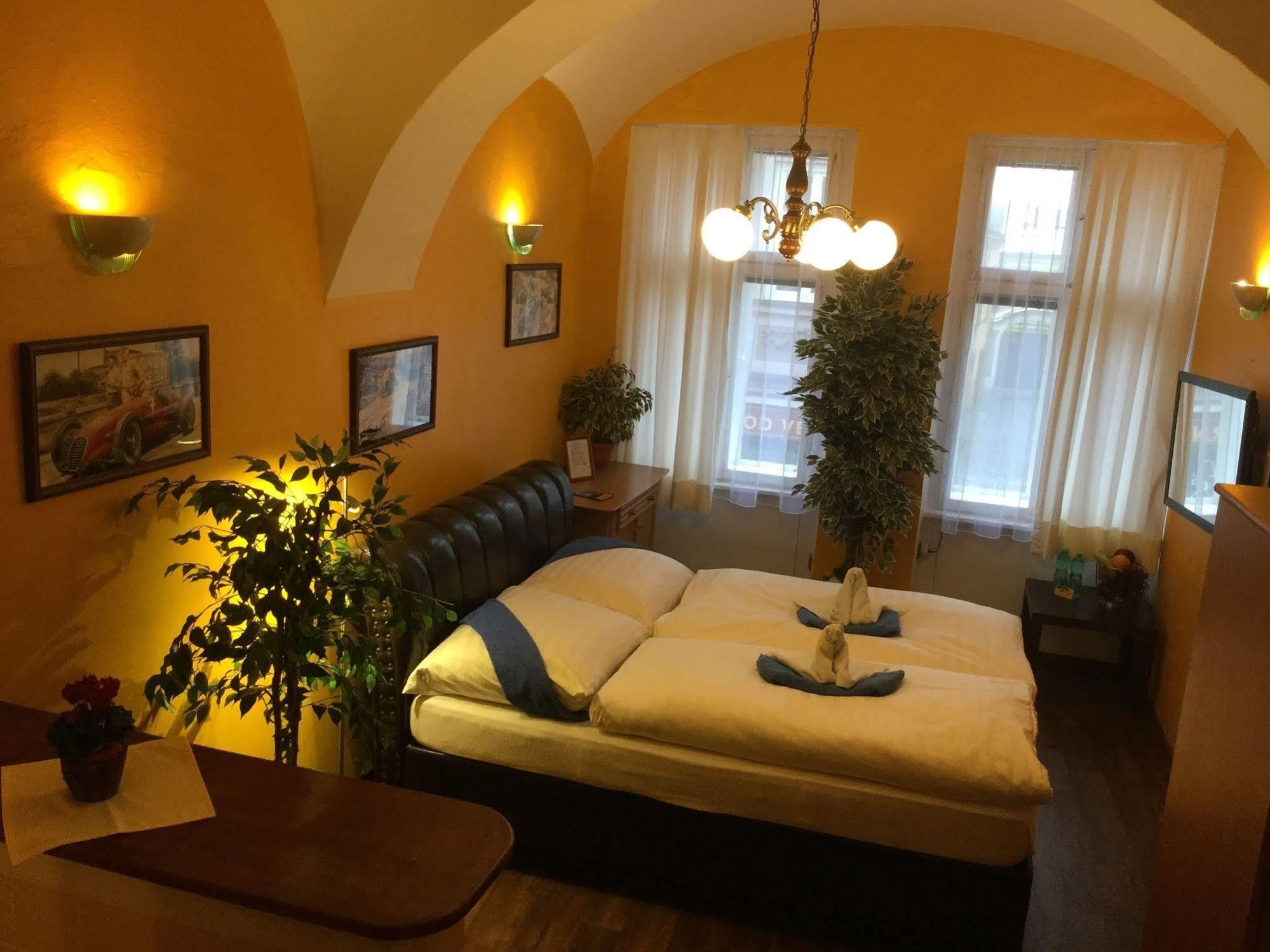 Centrum Tiffany Pension Domazlice Luaran gambar